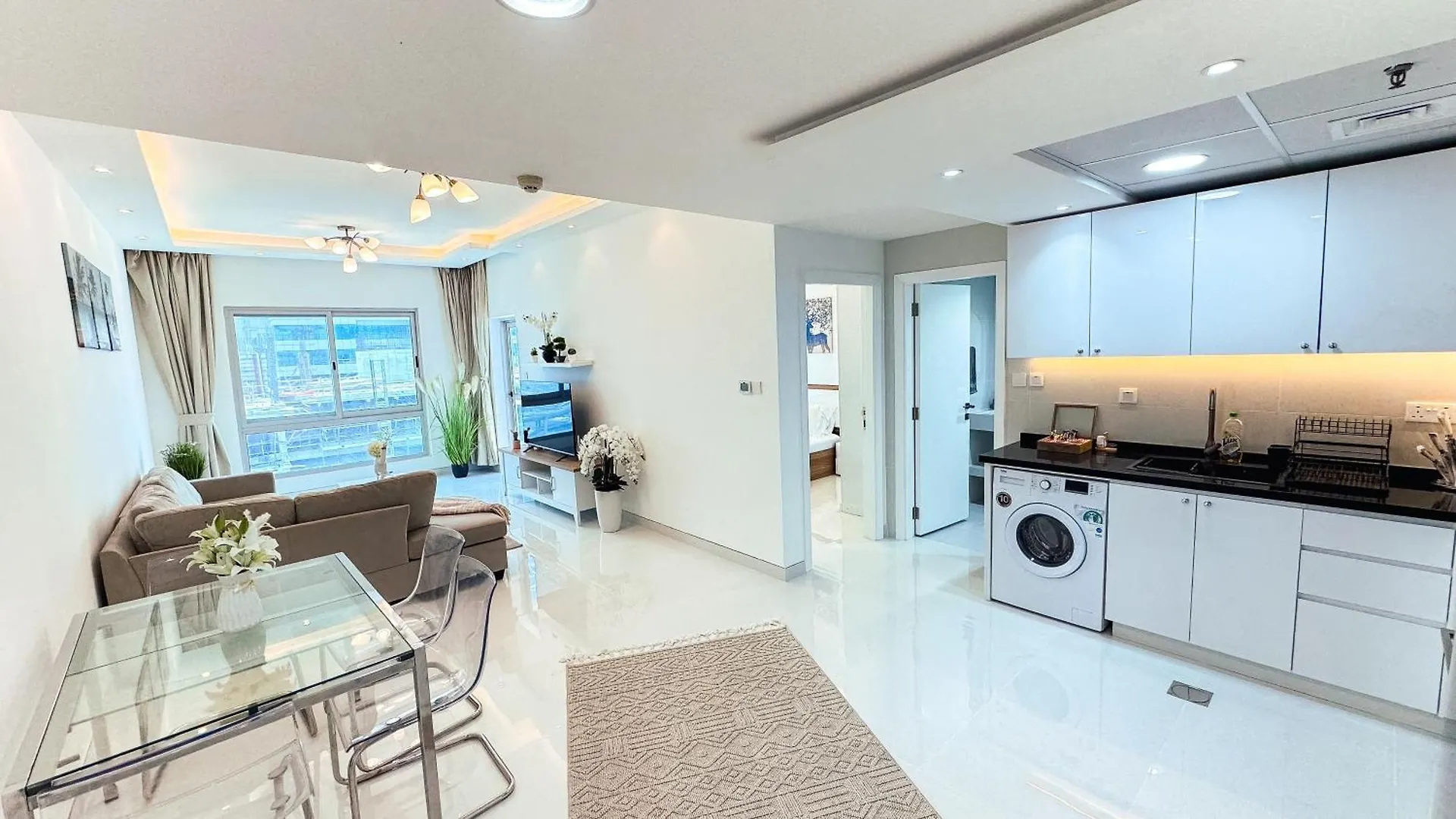 Dubai Marina Apartment United Arab Emirates